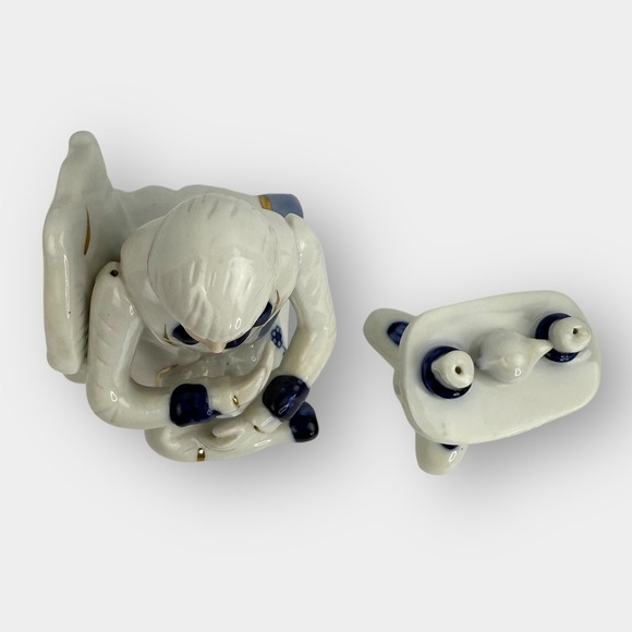 Vintage Porcelain Seated Couple Figurines with Table Blue White Gold Trim - Picture 6 of 16